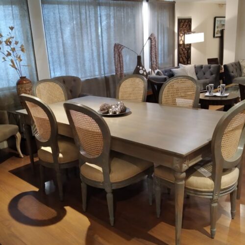 Mok Dining Table